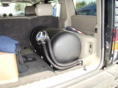 Autogastank beim Hummer H2 Umbau bei ESM Autogastechnik Triptis